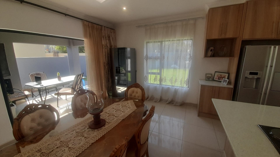 3 Bedroom Property for Sale in Gateway Manor North West